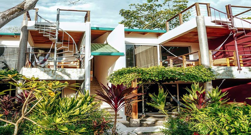 Iluminar Beachfront Suites