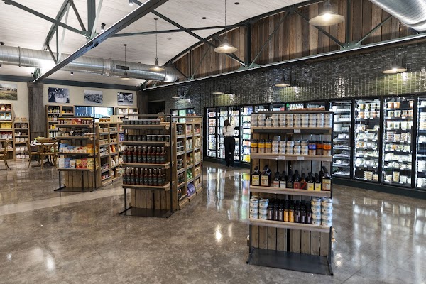 Photo by Haymarket | River Road