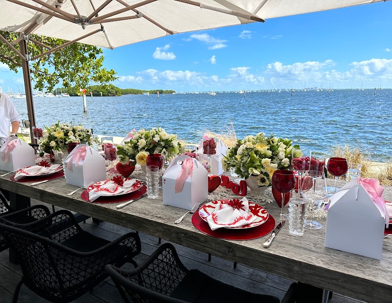 Luxury Flowers Coconut Grove