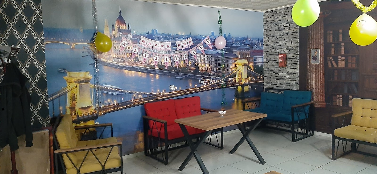 Flora Nargile Lounge mekanı