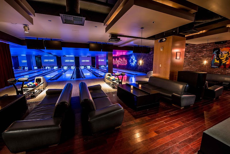 Lucky Strike at L.A. Live — interior