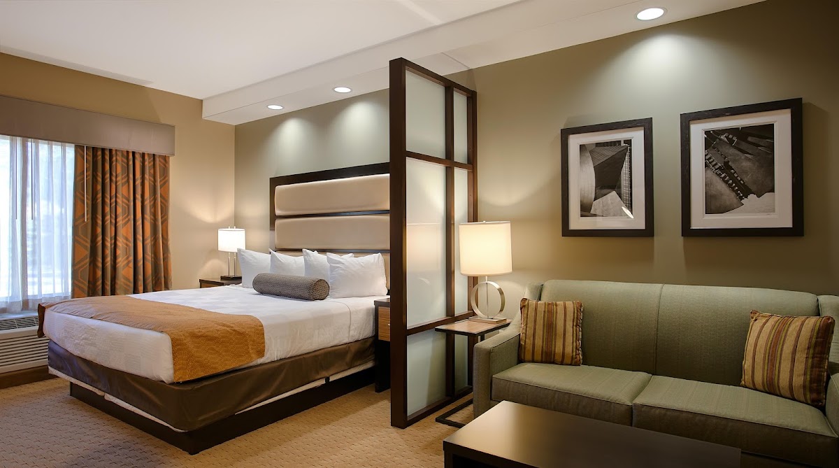 Best Western Plus College Park Hotel