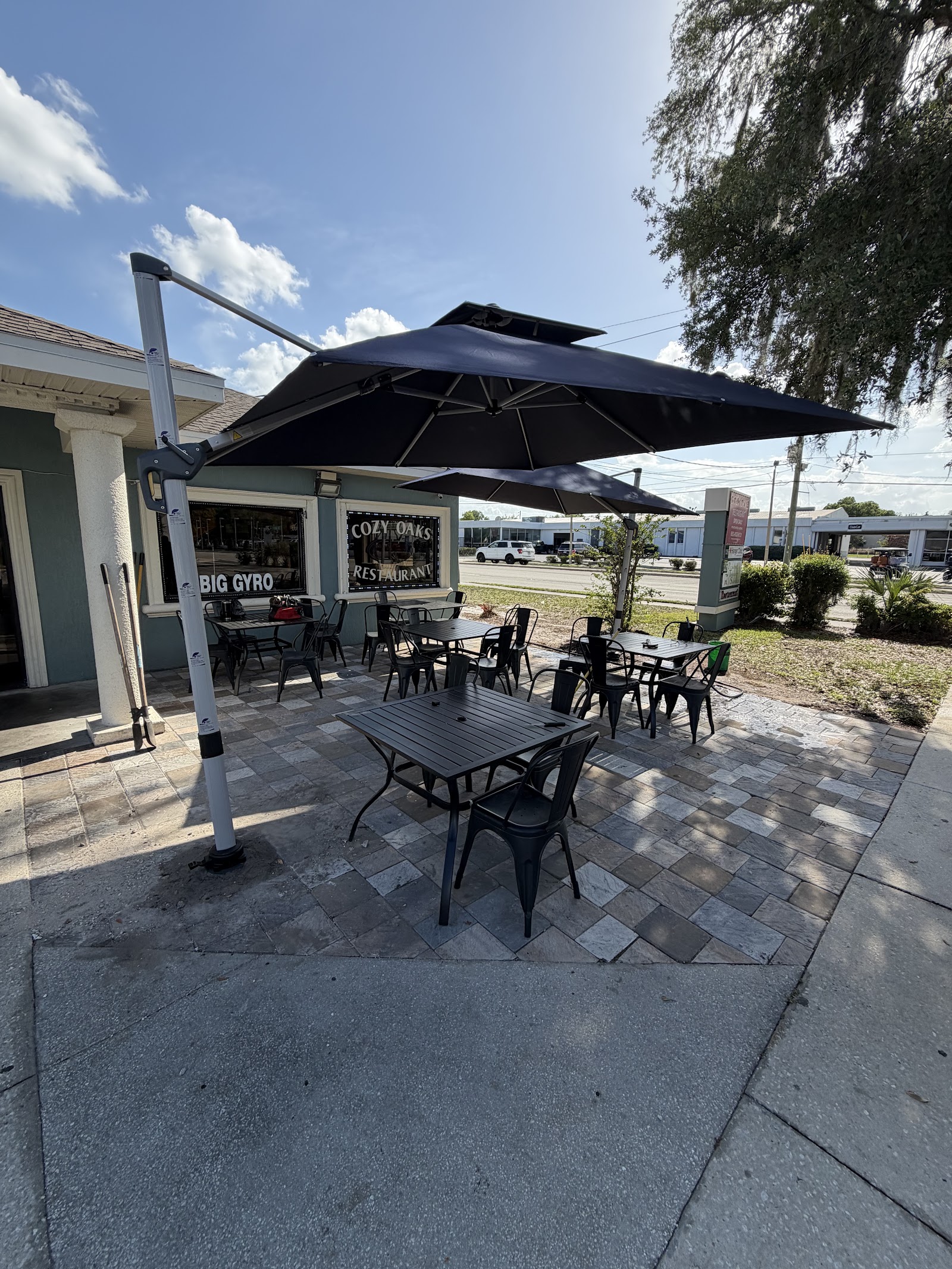 Cozy Oaks Restaurant