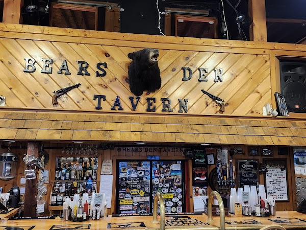 Bear’s Den Restaurant & Tavern / Log Cabin Motel