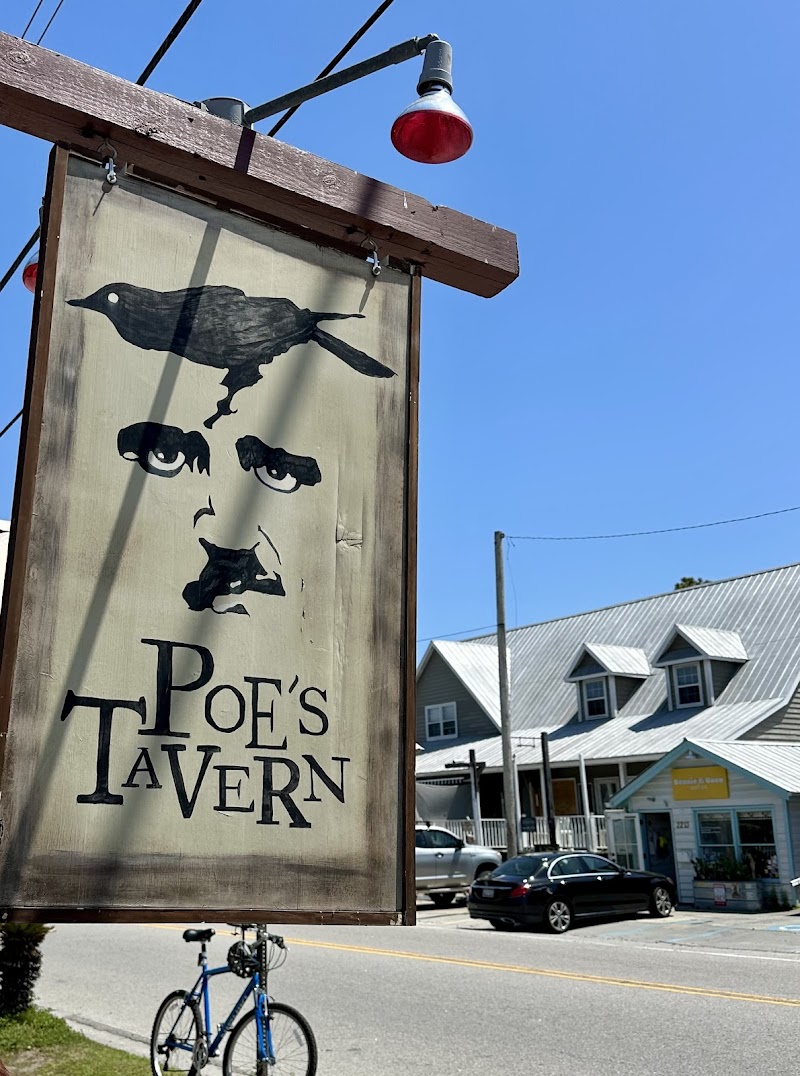 Poe's Tavern photo 3