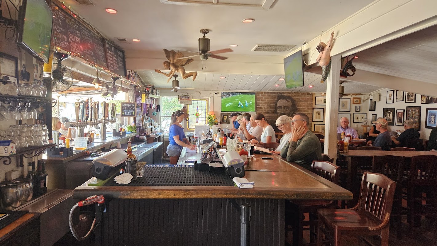 Poe's Tavern photo 2