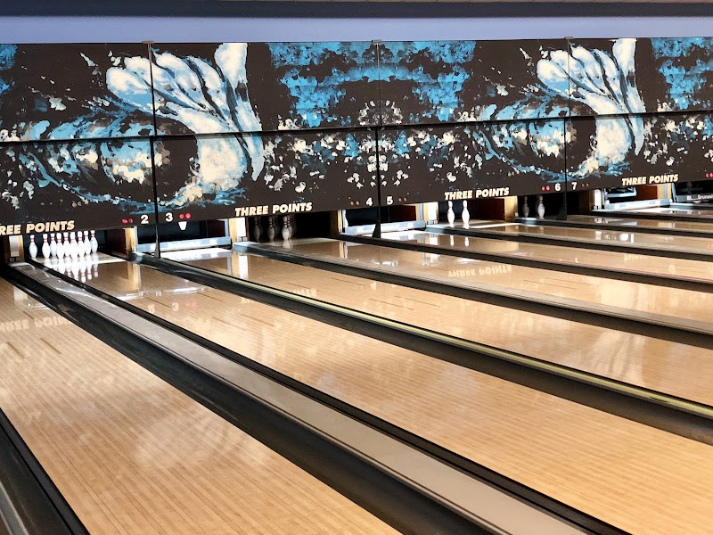 Three Point Bowling photo 8