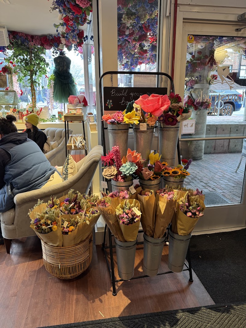 Lovestruck Books & Cafe photo 4