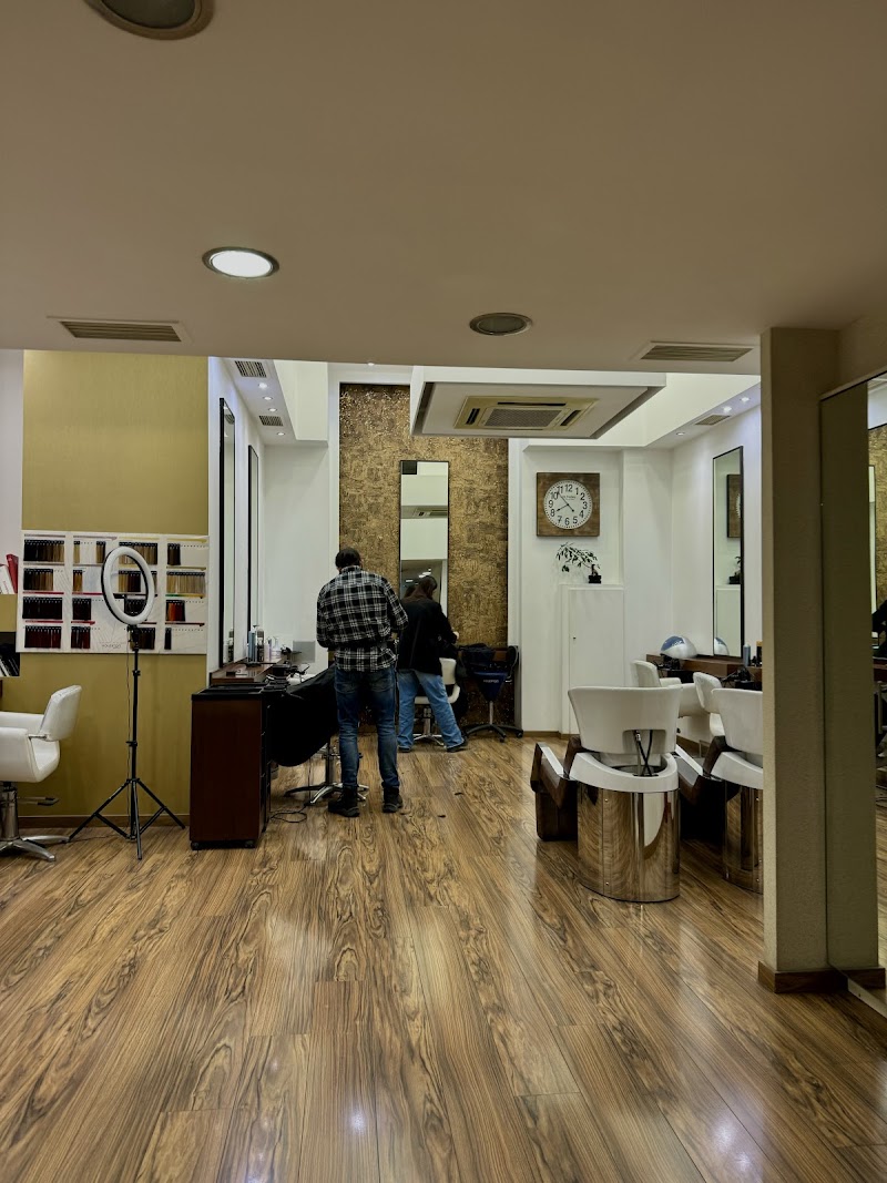 Como hair nails and details