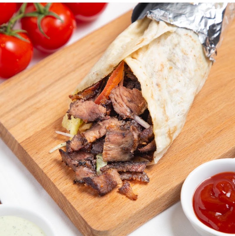 Mama Munchies HK Kebab Pizza photo 3