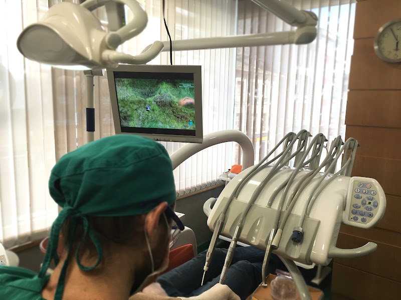 CLINICA DENTAL IMPLANTOLUGO photo 5