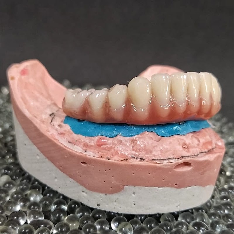 Oral Sin Implantes BH Santa Efigenia - foto 3