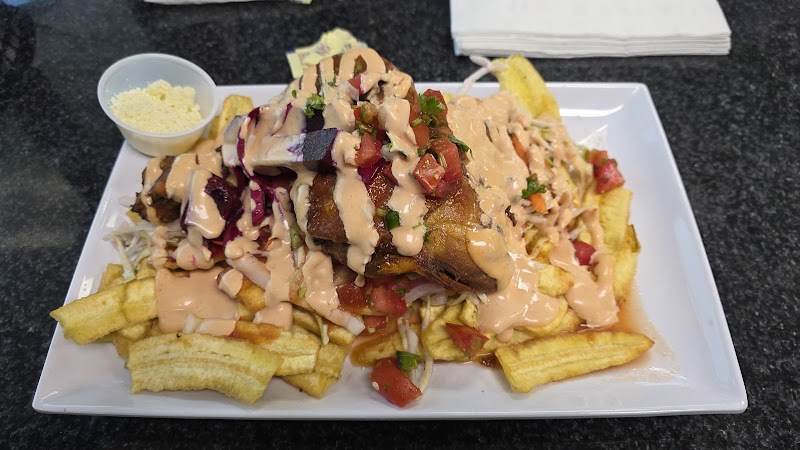 Mi Tierra Pupusería & Bakery photo 3