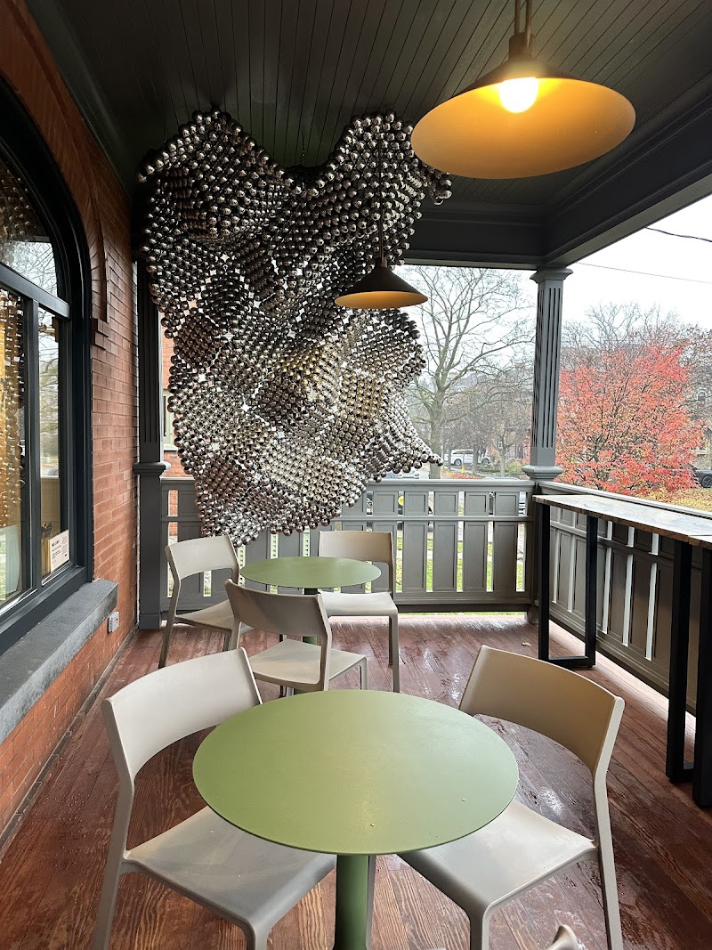 Holly's Neighbourhood Cafe & Bar photo 1