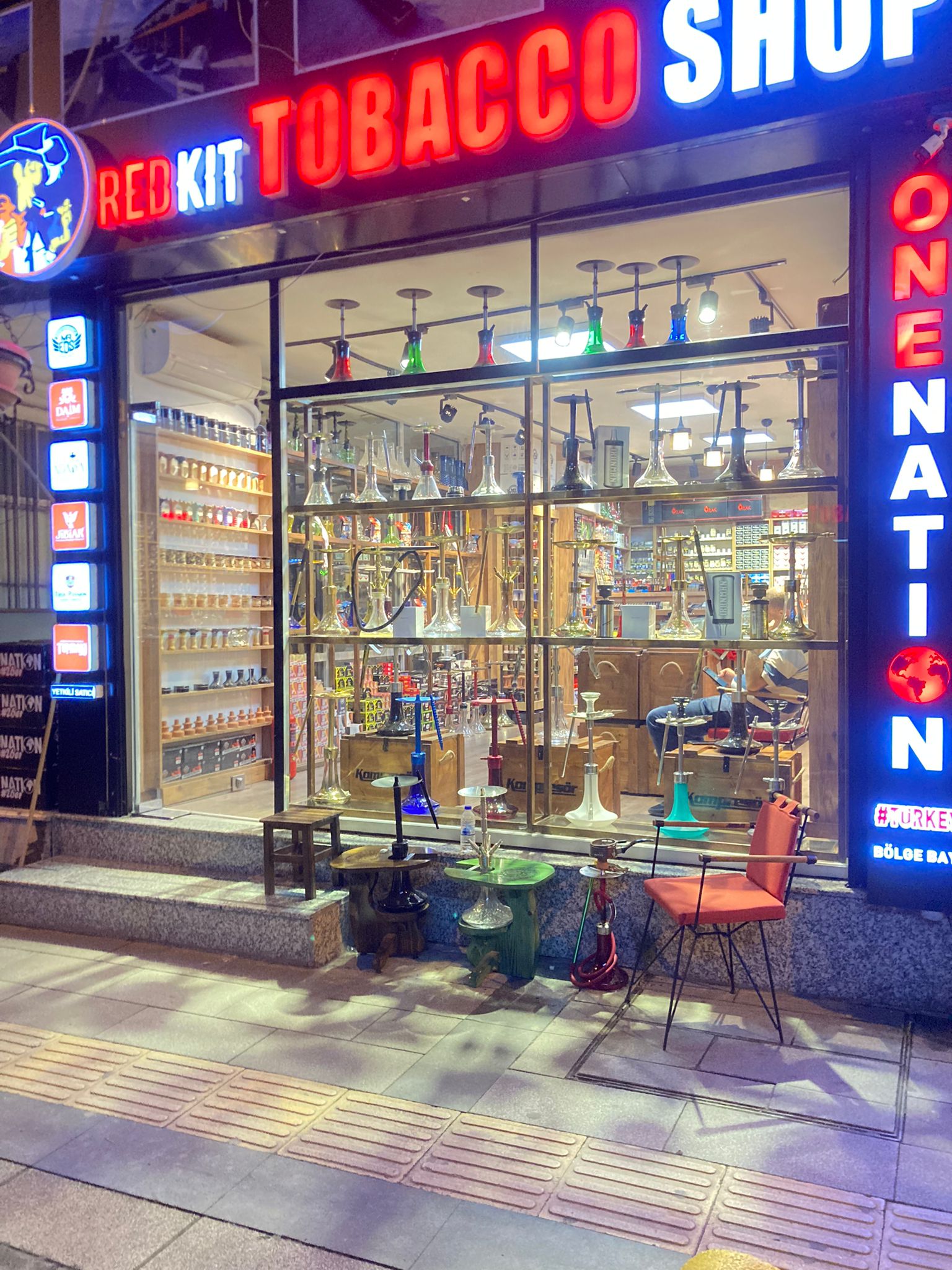 Redkit tobacco shop mekanı