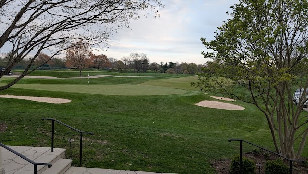 LOUISVILLE COUNTRY CLUB exterior