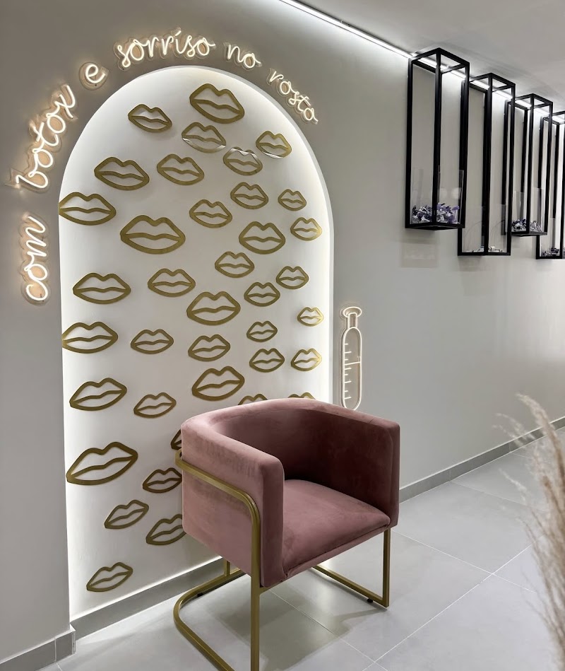 Dra Anna Laura Leite - Especialista em Harmonização Orofacial