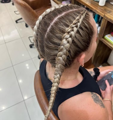 GO GIRL HAIR ARTISTRY photo 3