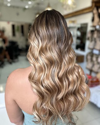 GO GIRL HAIR ARTISTRY