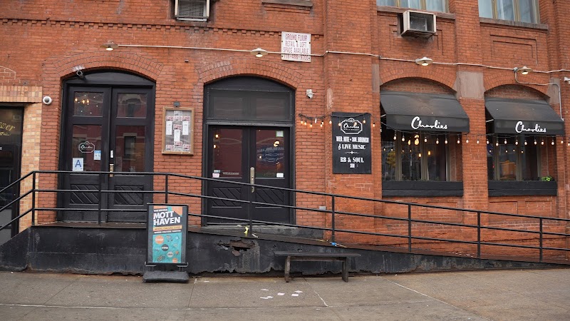 Charlies Bar & Kitchen photo 2