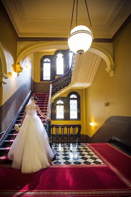 Faces Makeup and Hair