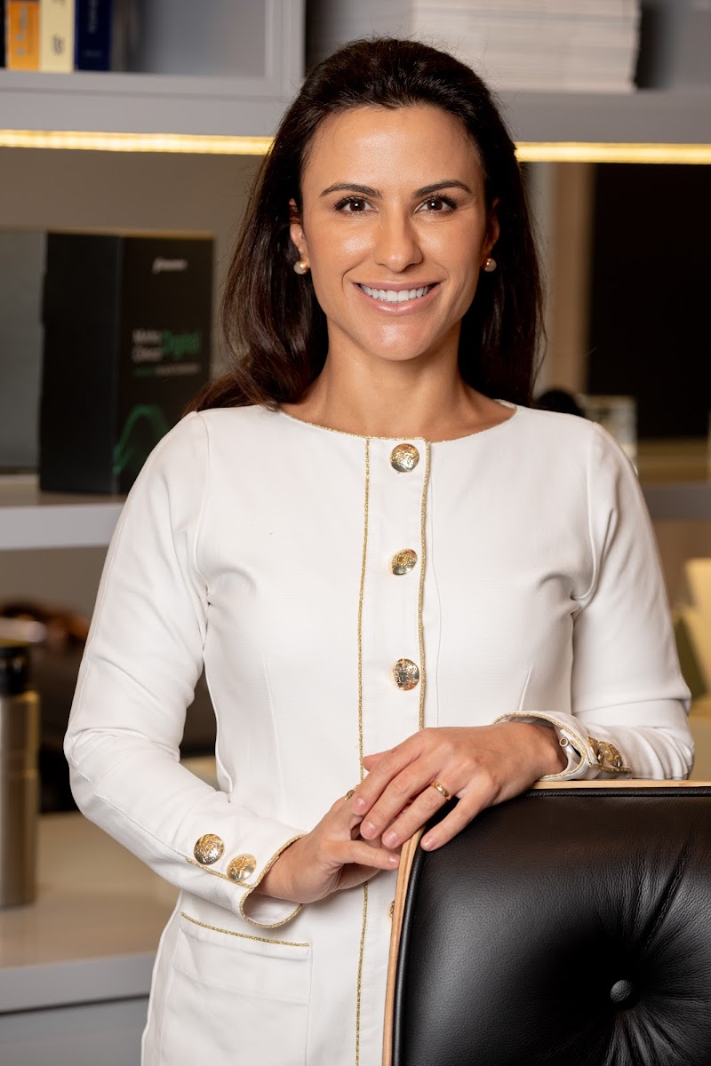 Dra. Michele Nadalin - Tratamento de Canal