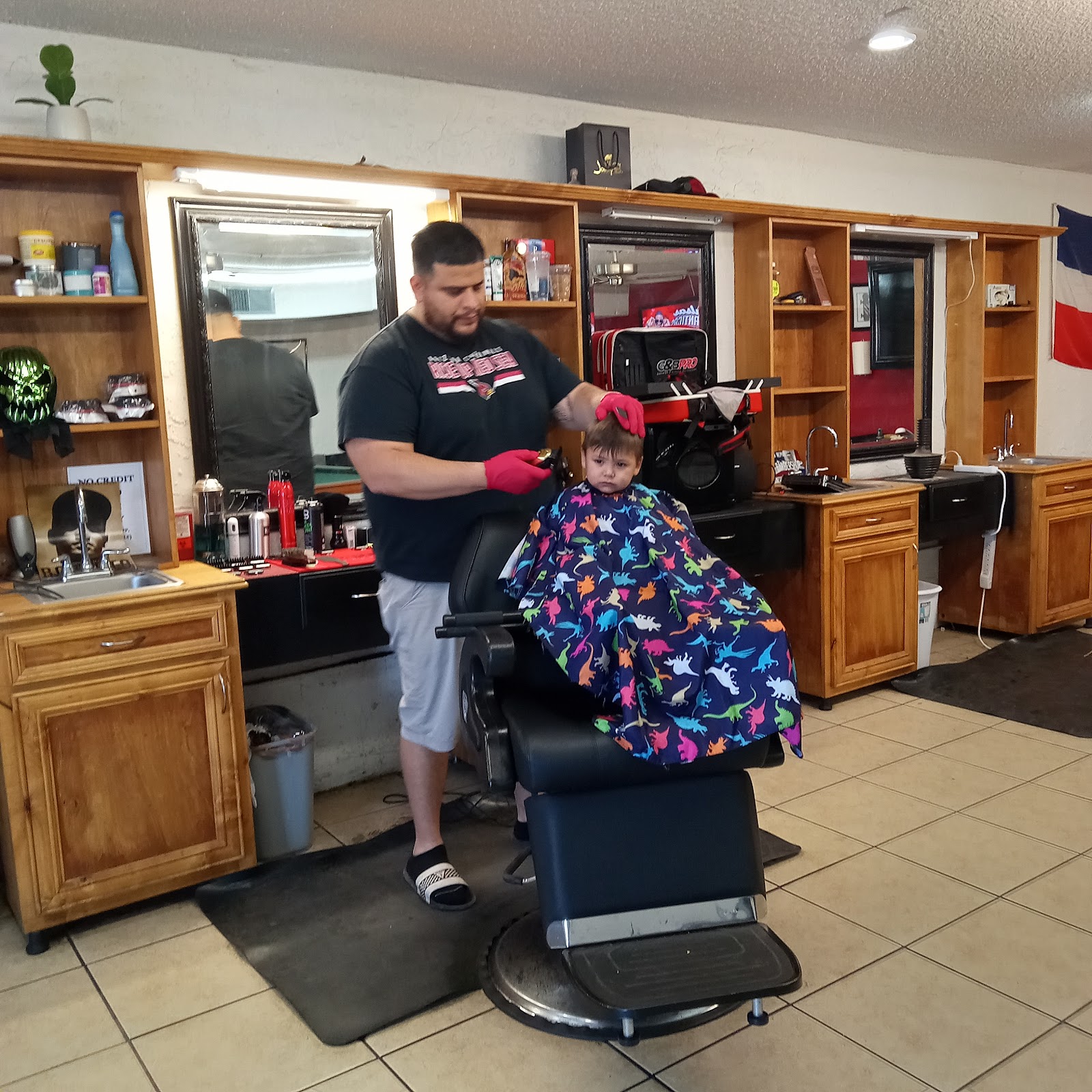 Romana of Barbershop photo 2