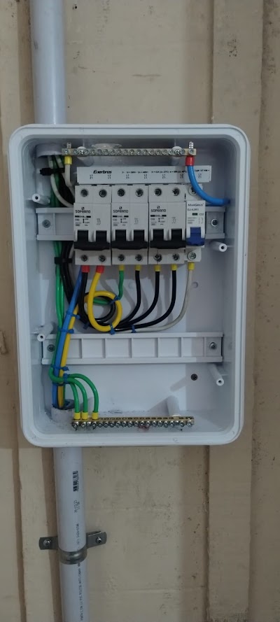 Foto de MAGNATEC Prestação de serviços . Eletricista predial e residencial, serviços de automação de portões interfornia ,