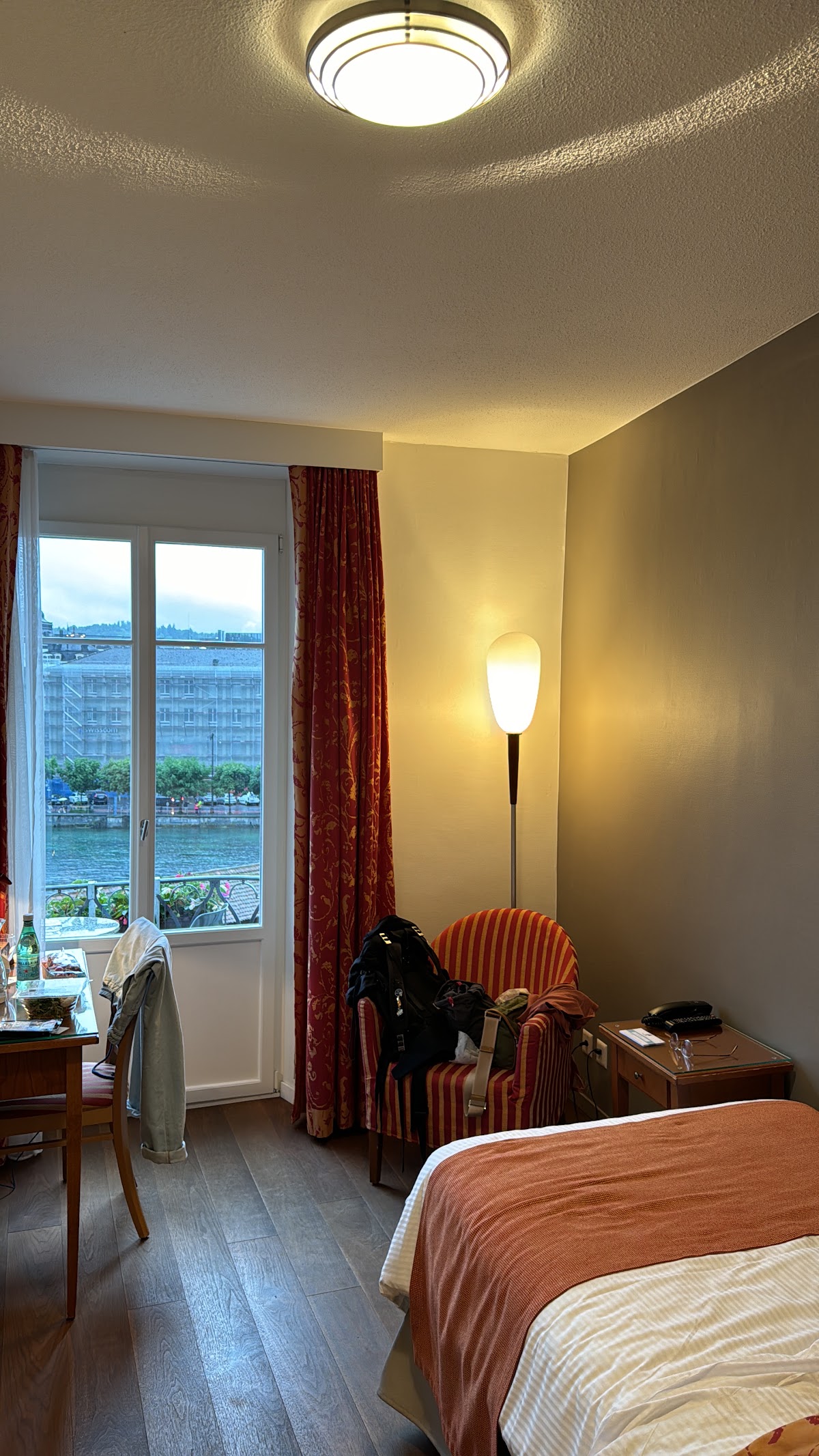 Hotel des Alpes hero