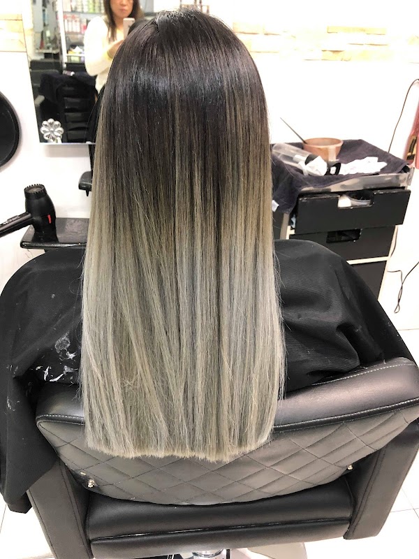 Stop in Hair & Beauty photo 1