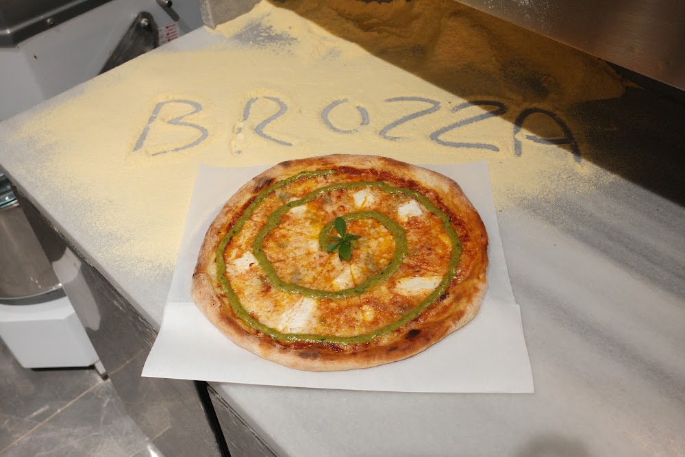Pizza brozza fotoğraf 1