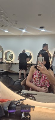 W Hair Lounge photo 3