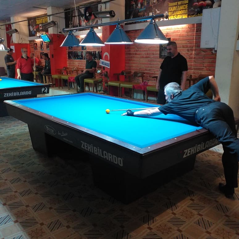 Exalance Billard's Club mekanı