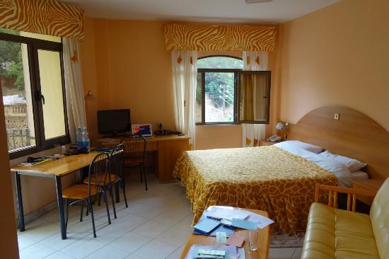 ክሪስታል ሆቴል | Crystal Hotel photo 4