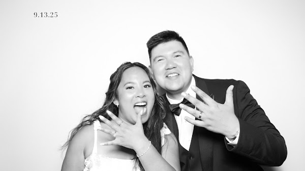 Candid Moment Photo Booths portfolio