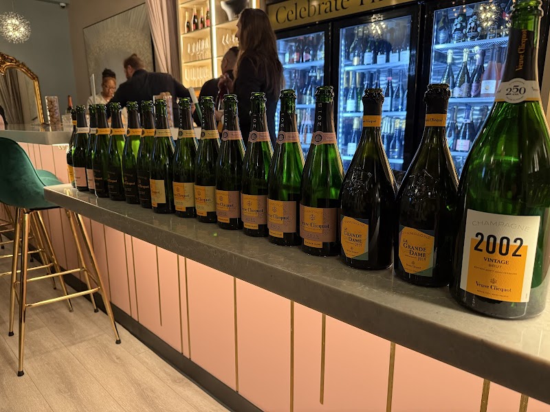 Extensive Champagne & Sparkling Wine Selection