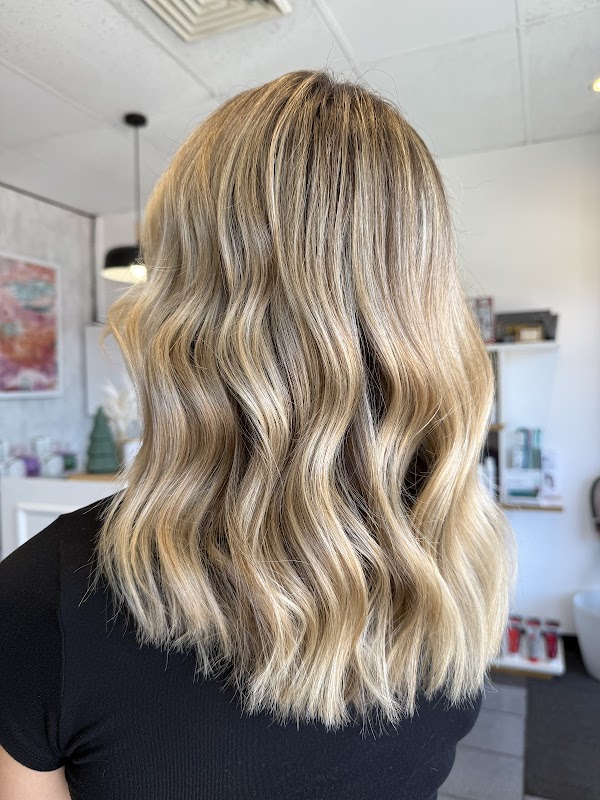 Casaellie Hair Design photo 1