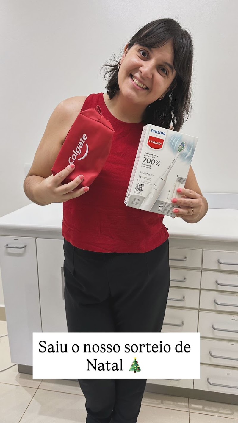 Dra. Caroline Honorato Parice - Dentista especialista em canal / Endodontista