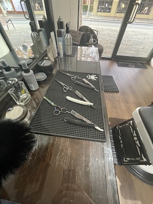 The Executives Hairstylist for Men photo 2