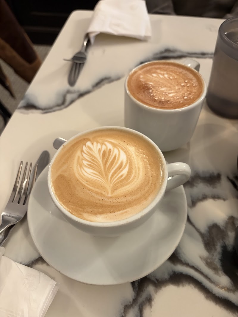 Cafe La Maude photo 4