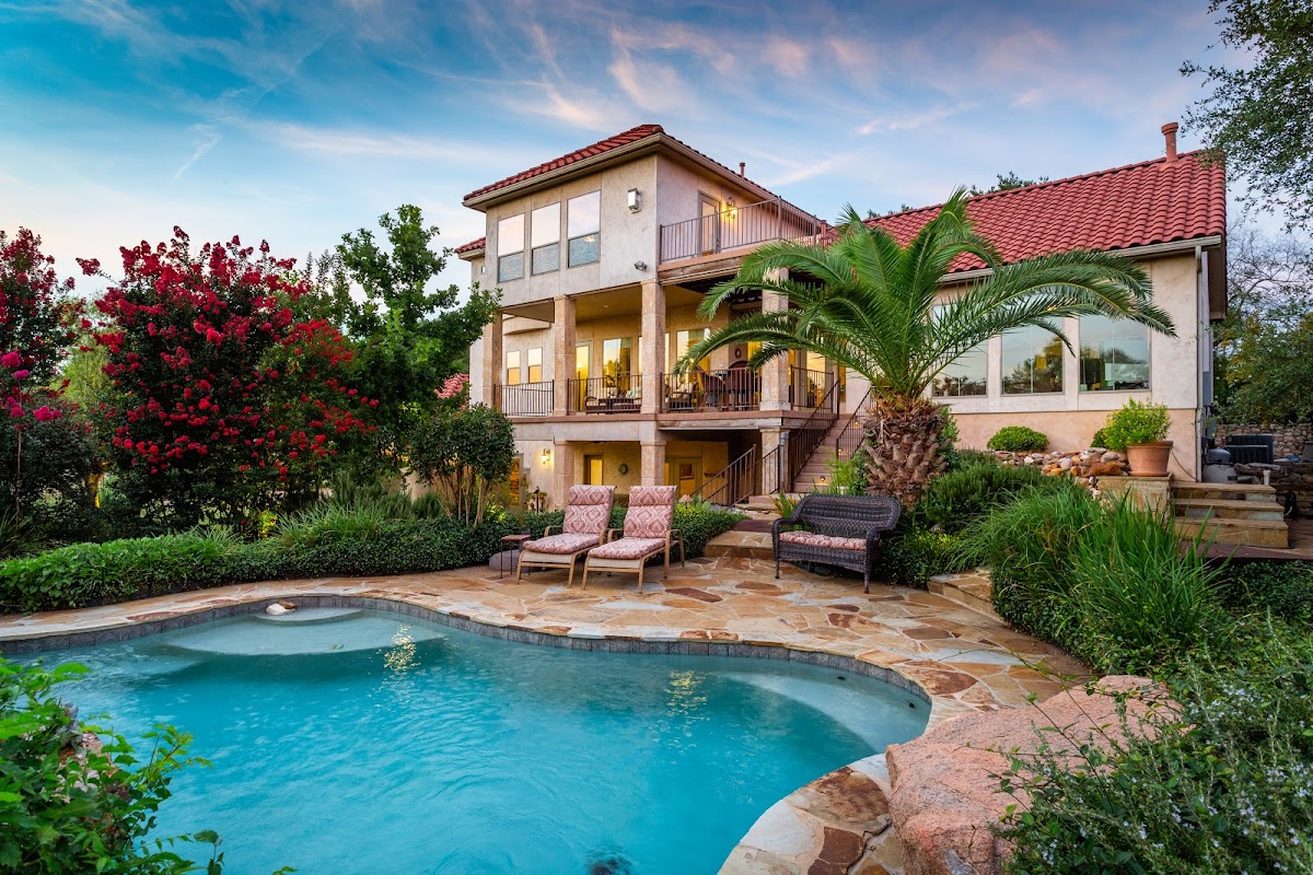 MrHevia Real Estate Photography: Google Places image 5