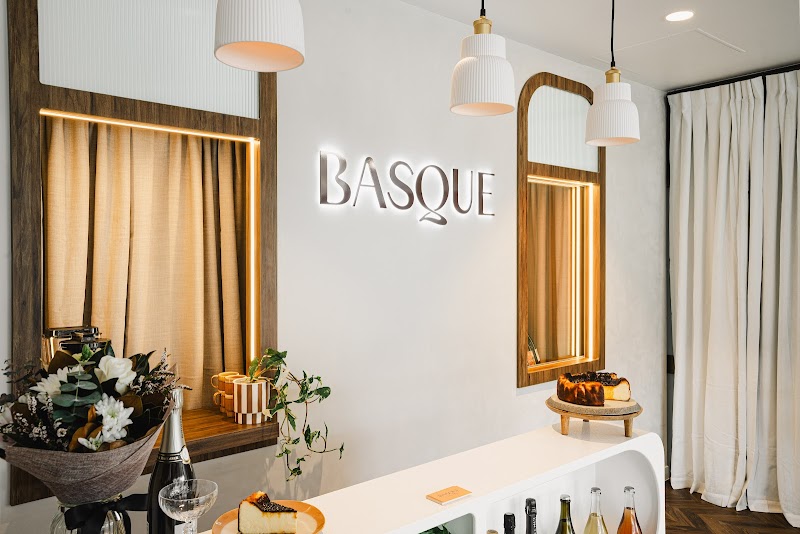 Basque Cheesecake & Champagne