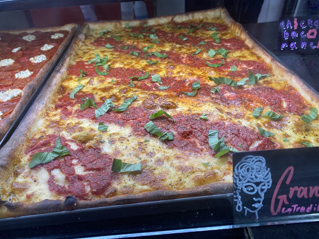 Sabatinos Authentic New York City Pizza photo 4