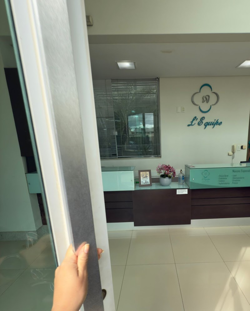 Dra. Thaynara Naves - Prótese & Dentística - foto 4