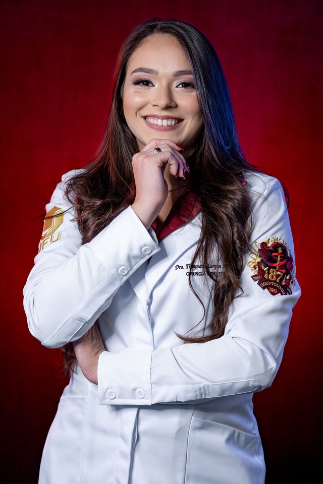 Dra. Thaynara Naves - Prótese & Dentística