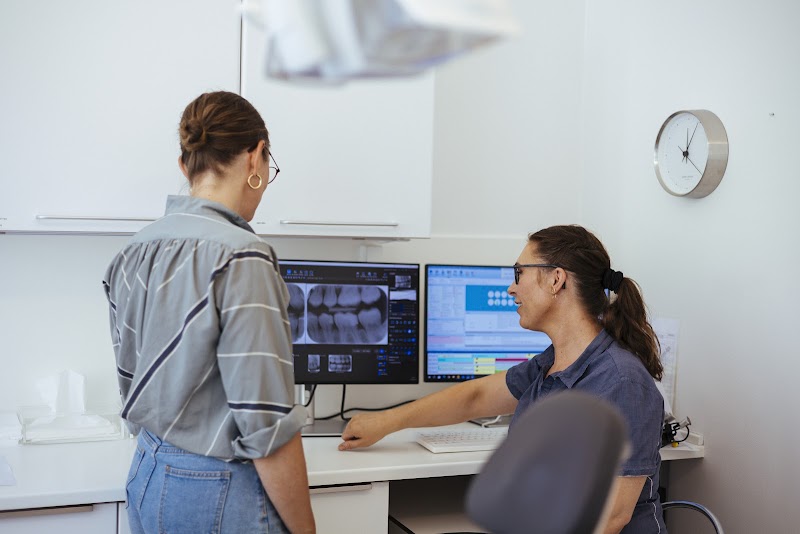 Tandlæger, Implantat - og Kirurgicenter I/S - billede 2