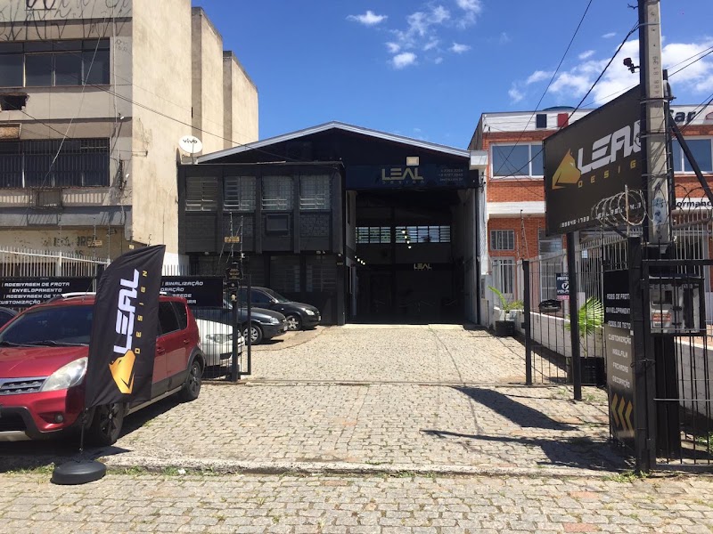 Leal Design - envelopamento e adesivagem