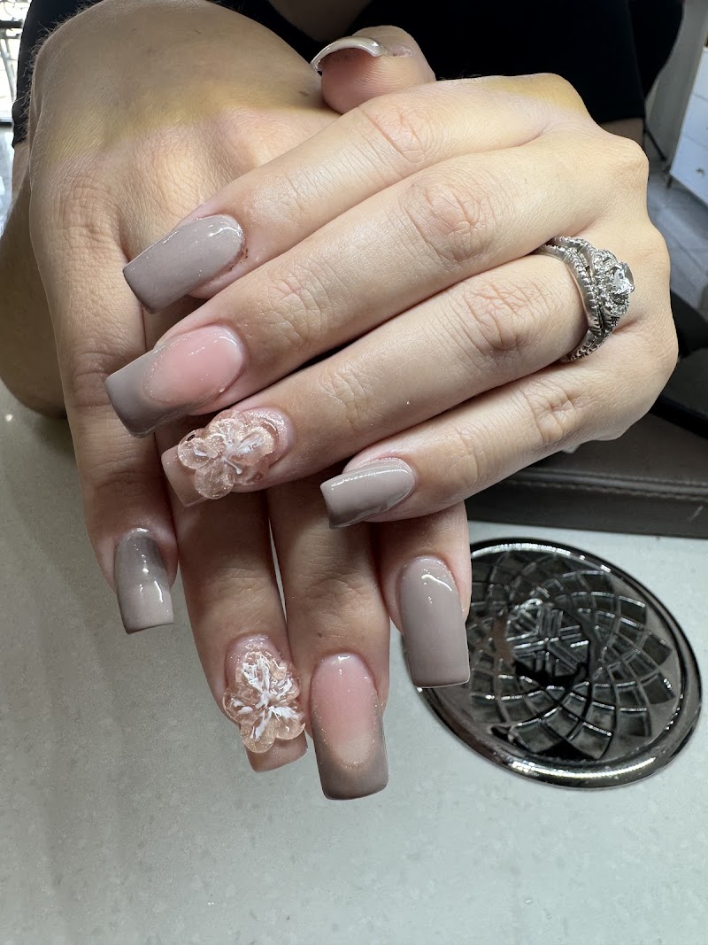 Chic N Charm Nail Salon & Spa