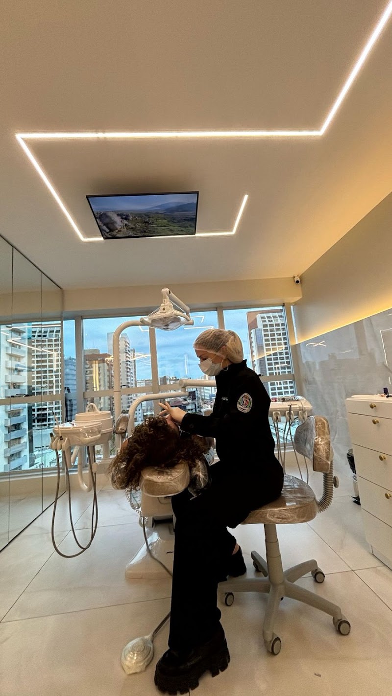 Dra Gabrielle Freire - Lentes de Contato em Fortaleza - foto 5