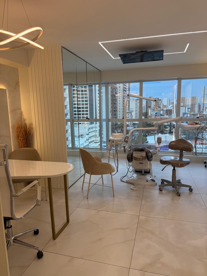 Dra Gabrielle Freire - Lentes de Contato em Fortaleza - foto 3